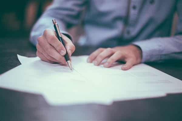 德机构：德国中学生最想当公务员 其次进宝马、阿迪！